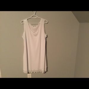 Boutique Style NWT Long White Sleeveless blouse